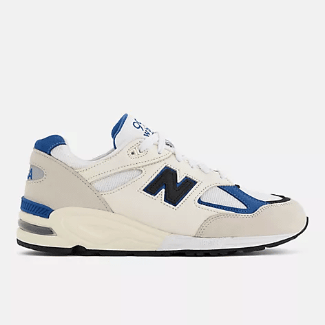 New balance ☆ made in USA 990v2 M990NC2 White New Balance Made in USA 990v2 White with Blue Cop!!! - YouTube